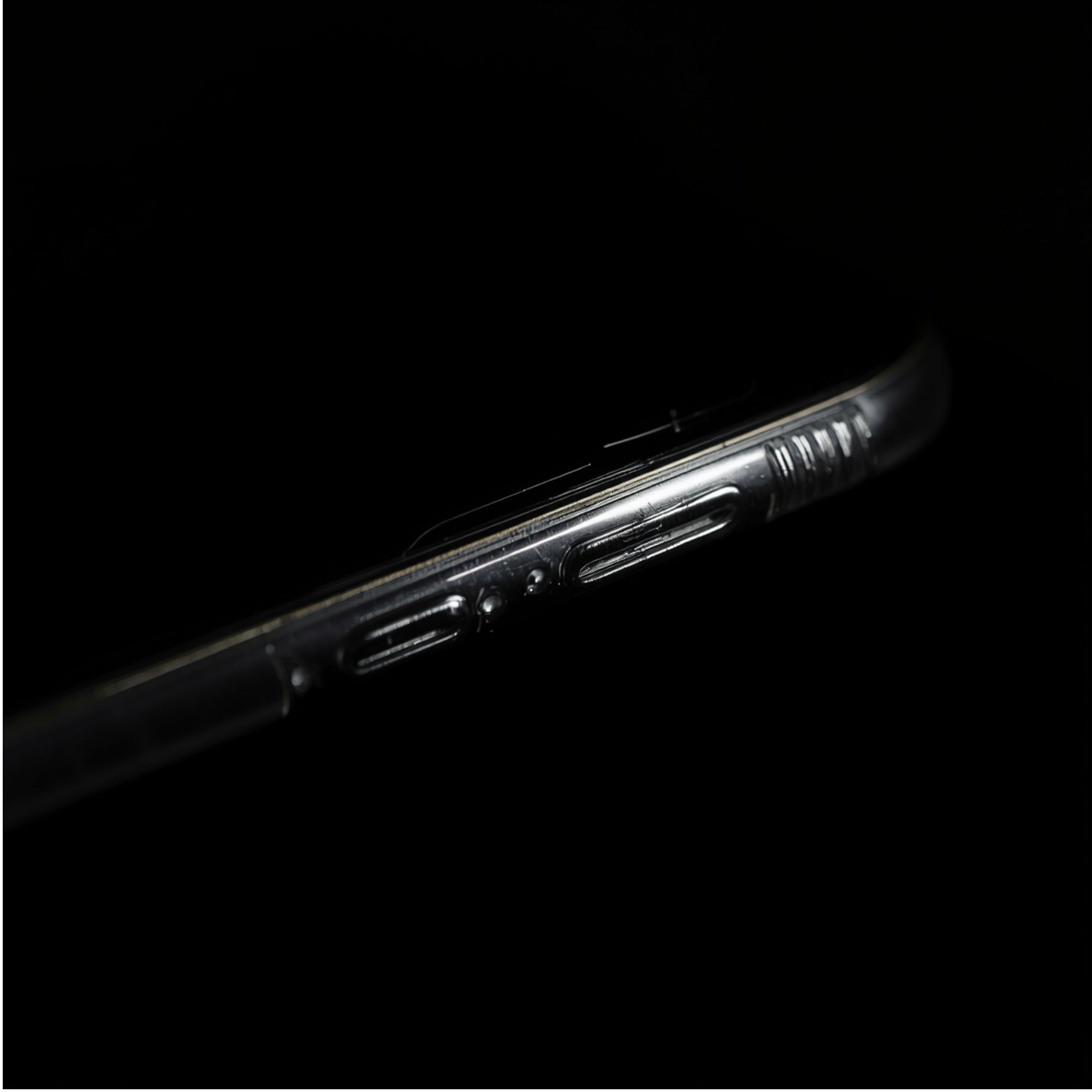 iPhone側面キズで減額？買取プロが教える査定の裏側 | スタッフブログ 